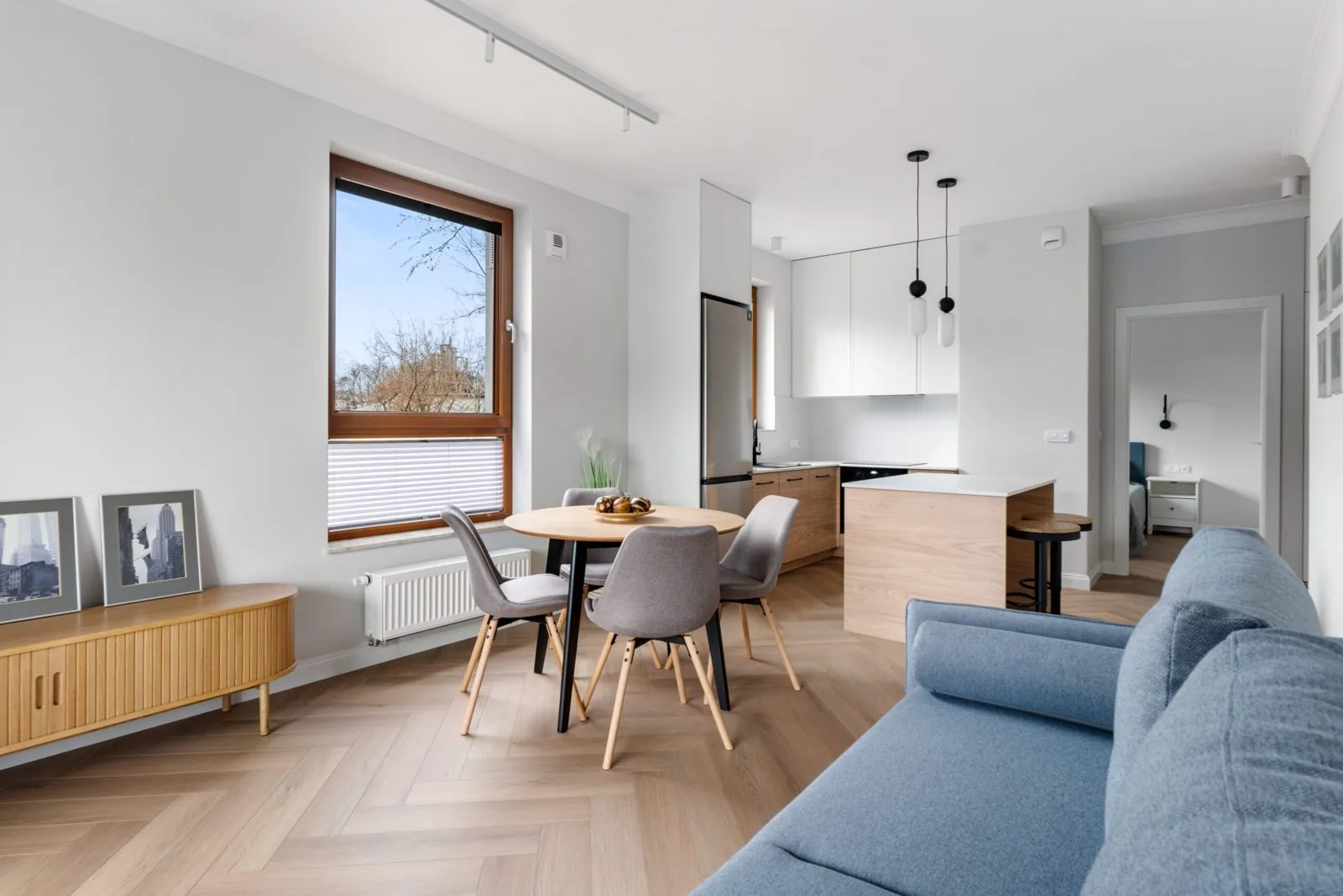 Jasny apartament z tarasem, Wola